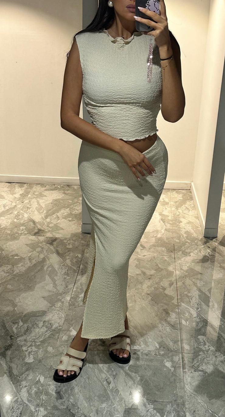 Ensemble jupe longue fendue et crop top beige
