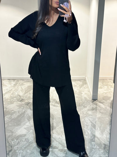 Ensemble pull à col en V et pantalon